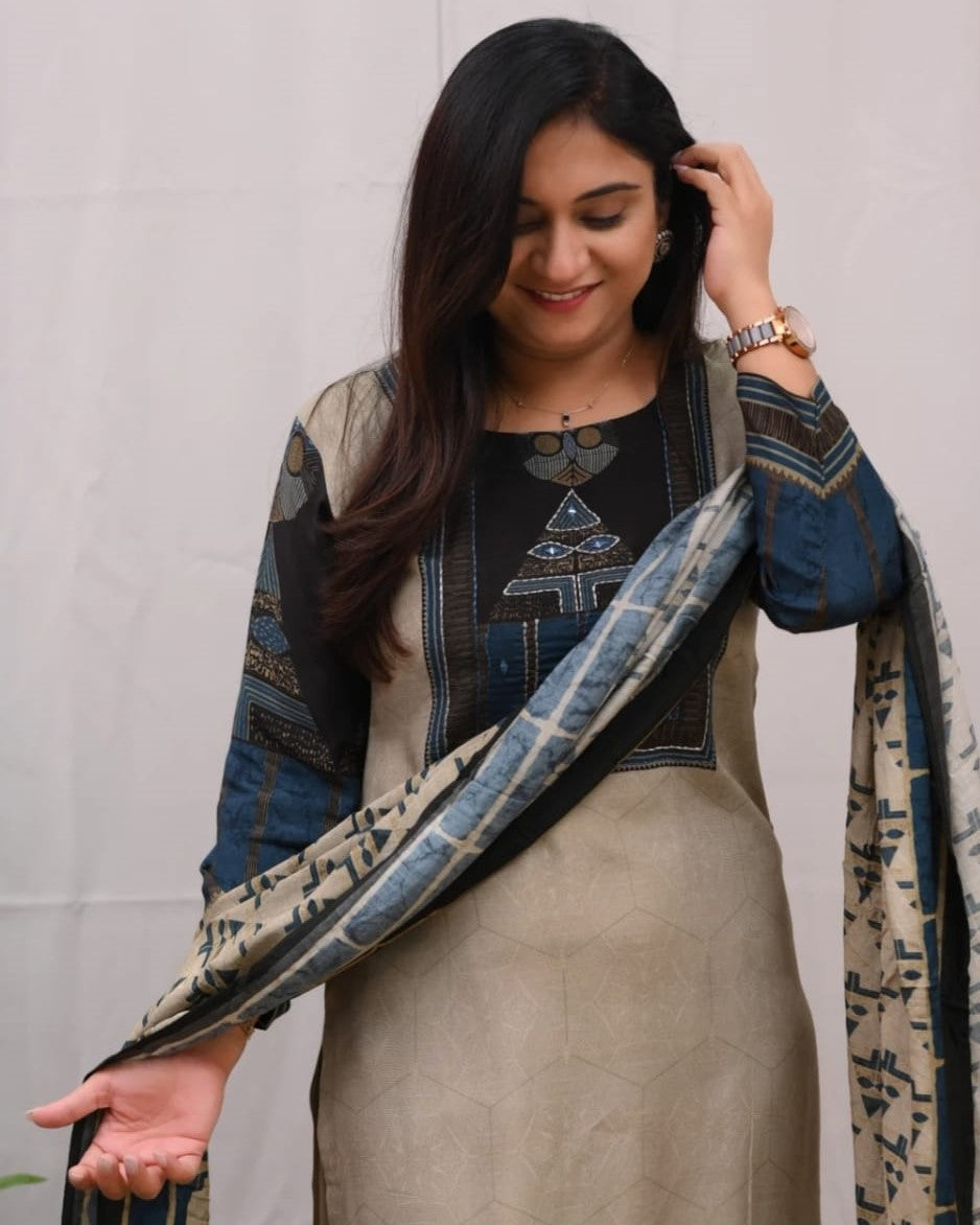 Pushpa – Elegant Linen Cotton Straight Kurta Set