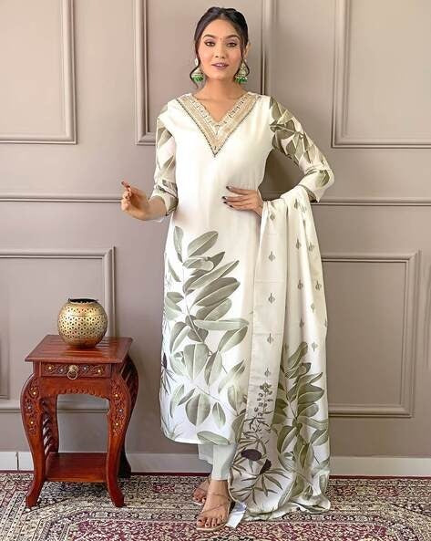 DOLLY – Elegant Muslin 3-Piece Set with Leafy Minimalist Print